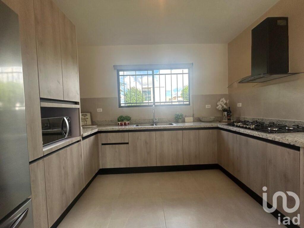 Casa Nueva en Venta Doble Altura Facc Las Américas Merida Yucatán