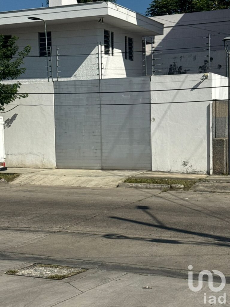 Oficinas en Renta en Prados Providencia, GDL. JAL. - Por nivel o completo