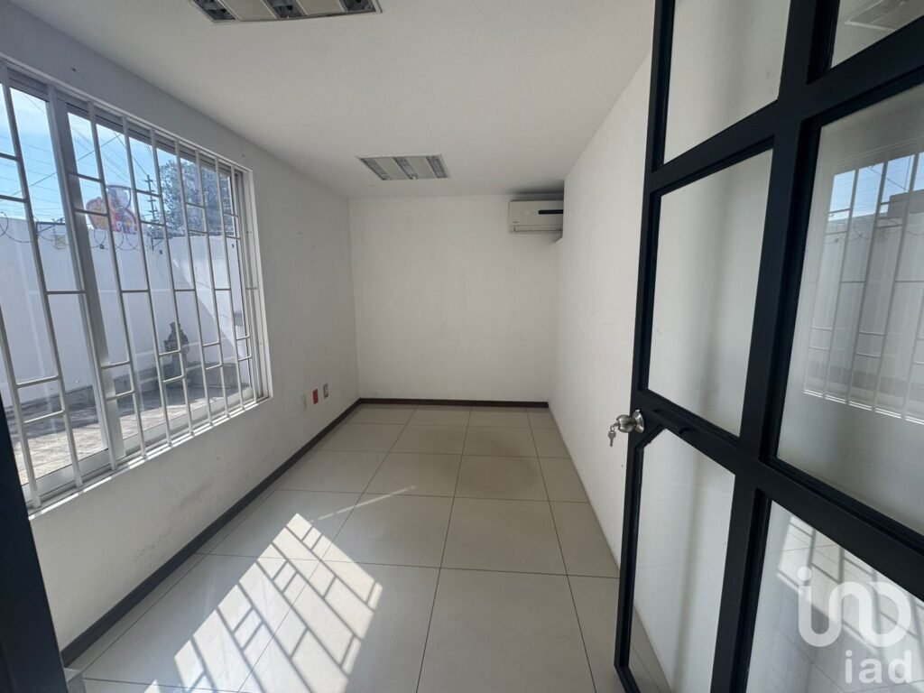 Oficinas en Renta en Prados Providencia, GDL. JAL. - Por nivel o completo