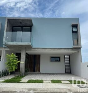 Casa en venta en Fraccionamiento Lomas de Mediterráneo, Alvarado Veracruz