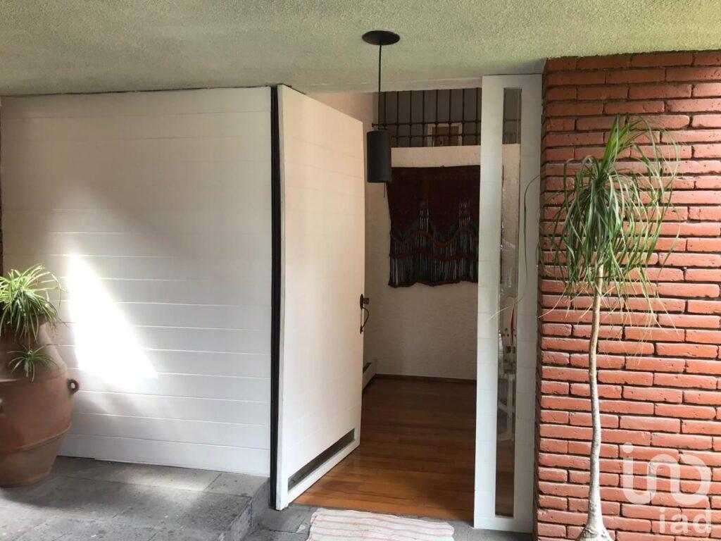 CASA EN VENTA TECAMACHALCO calle cerrada