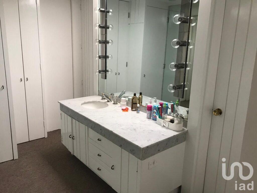 CASA EN VENTA TECAMACHALCO calle cerrada