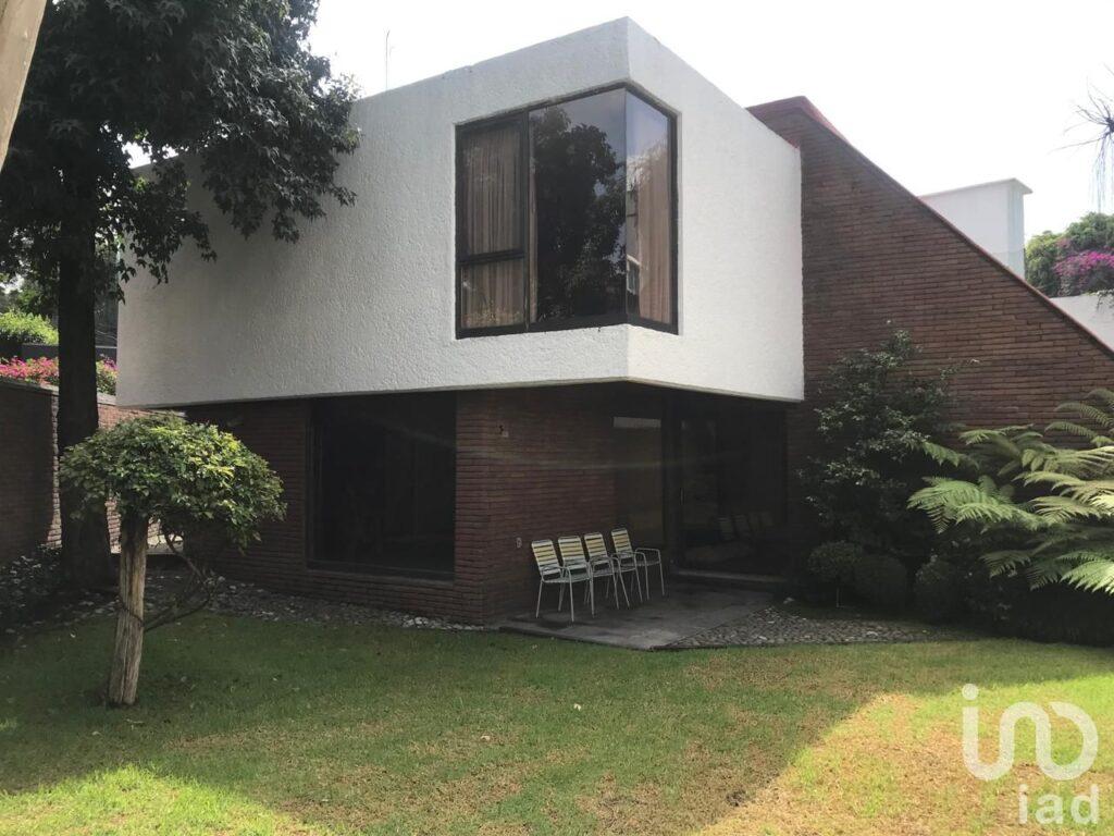 CASA EN VENTA TECAMACHALCO calle cerrada