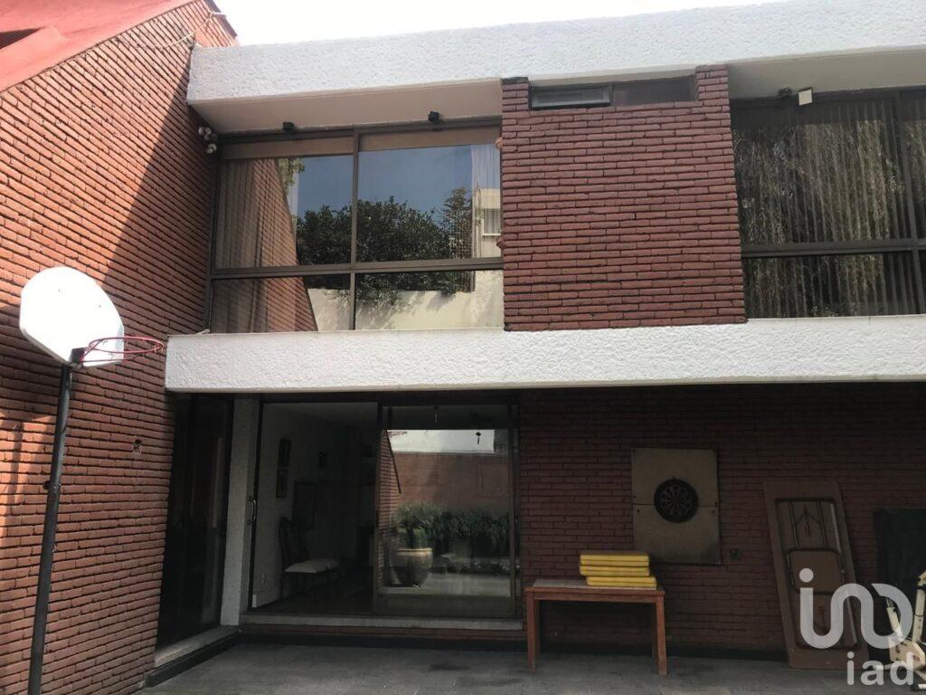 CASA EN VENTA TECAMACHALCO calle cerrada