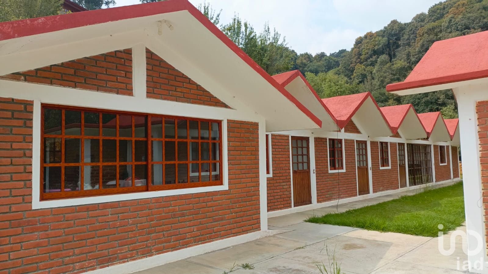 Rancho con cabaña principal y varias secundarias en Venta En Omitlán