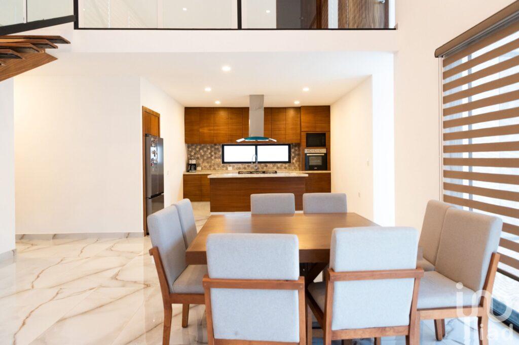 CASA EN VENTA AMUEBLADA JARDINES DE LA REJOYADA