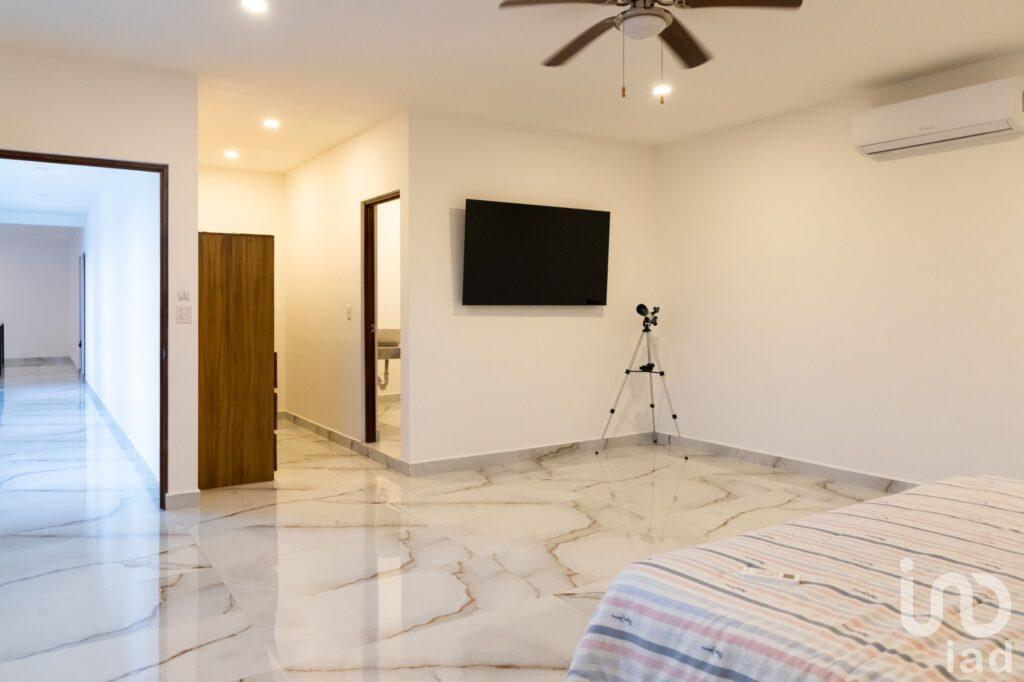 CASA EN VENTA AMUEBLADA JARDINES DE LA REJOYADA