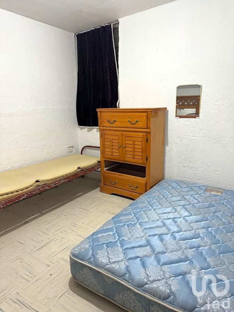 SE RENTA CASA DE TRES HABITACIONES EN PORFIRIO DIAZ CD JUAREZ