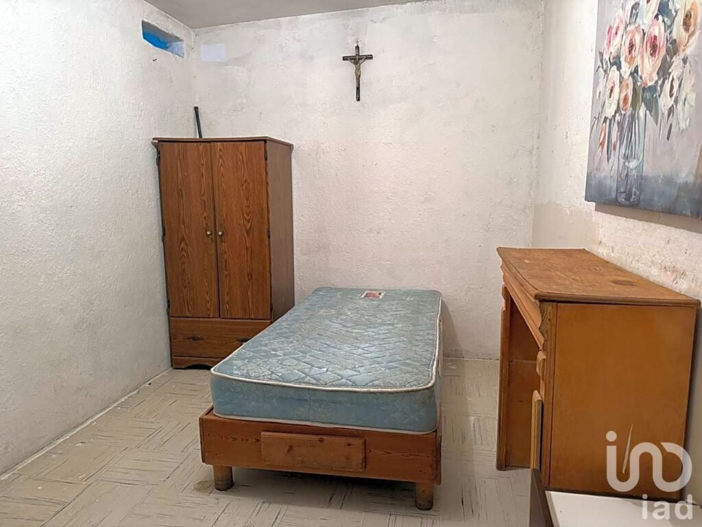 SE RENTA CASA DE TRES HABITACIONES EN PORFIRIO DIAZ CD JUAREZ