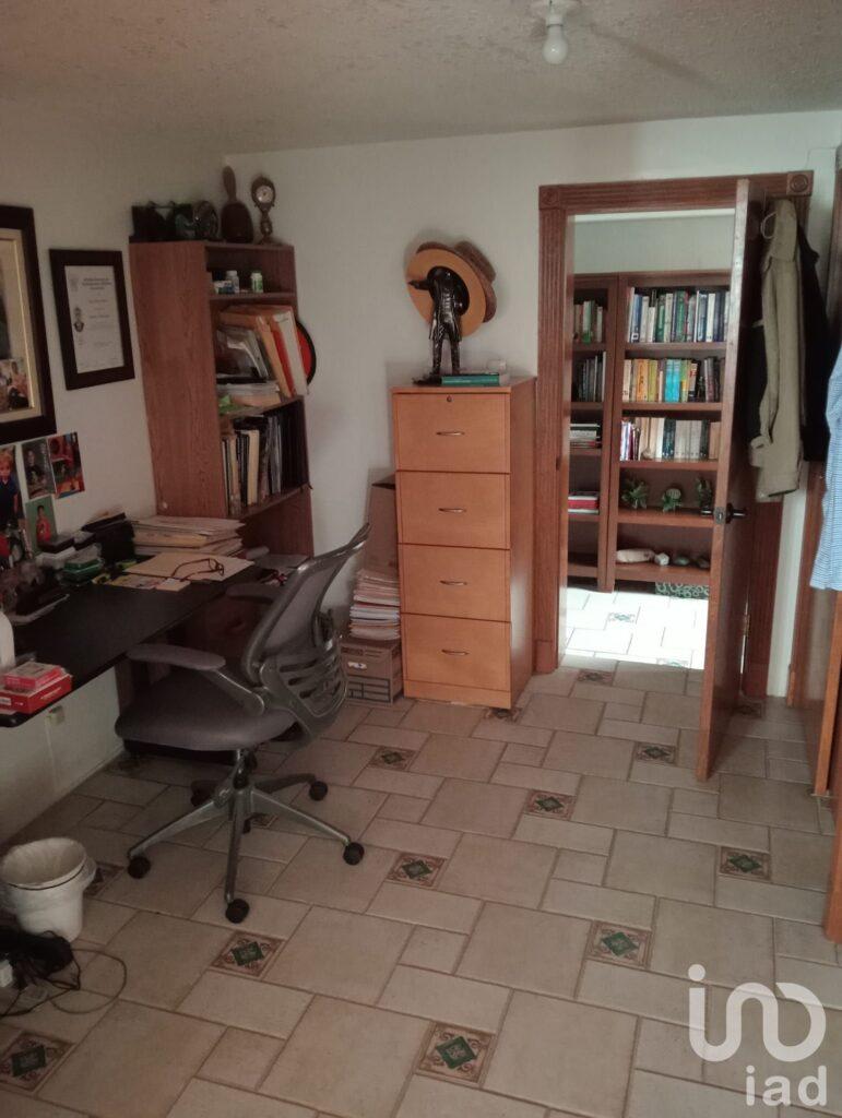 SE VENDE CASA DE TRES RECAMARAS EN AV. DE LA RAZA