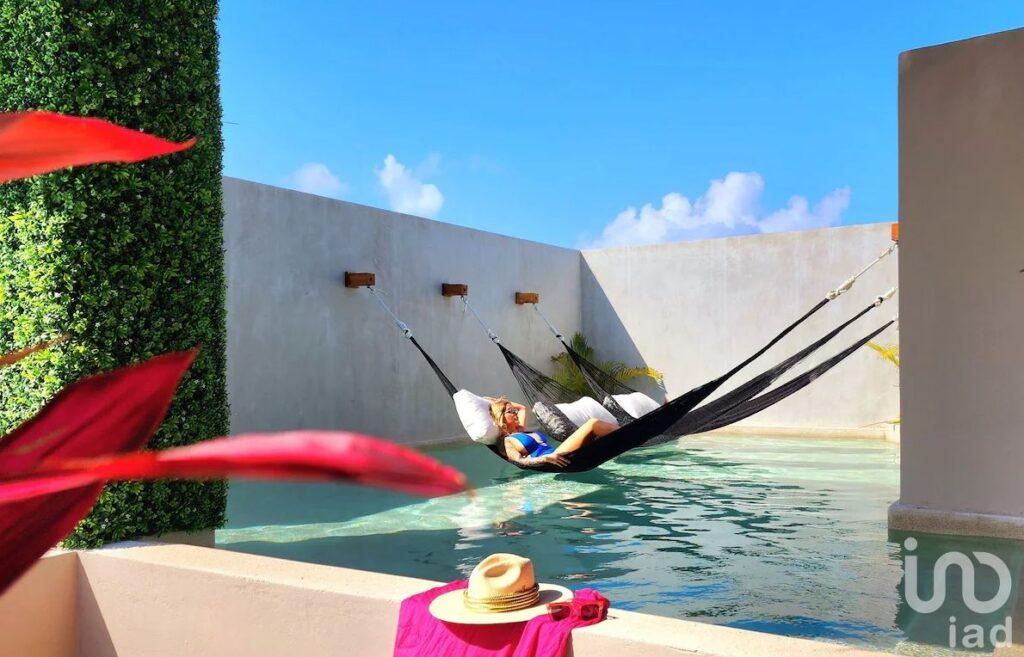 Tu nuevo Loft amueblado con Alberca y cerca de la playa: ¡Vive o invierte en Playa del Carmen!