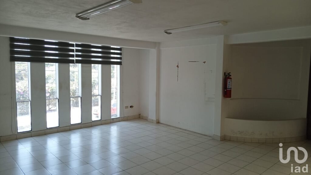 3 espacios para oficinas en Col. Bugambilias 1ra 36m2, 2da 24m2, 3ra 6m2