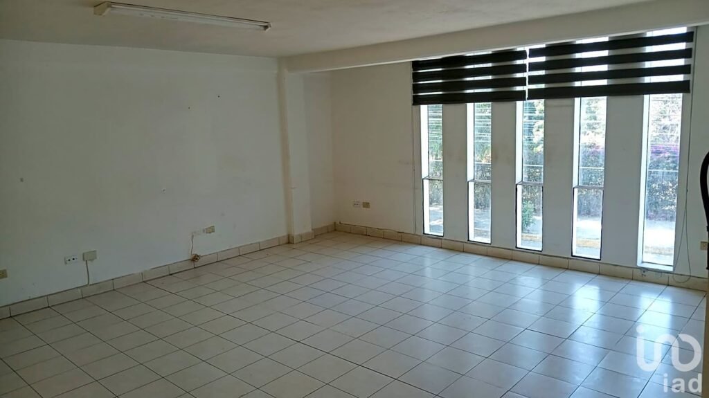 3 espacios para oficinas en Col. Bugambilias 1ra 36m2, 2da 24m2, 3ra 6m2