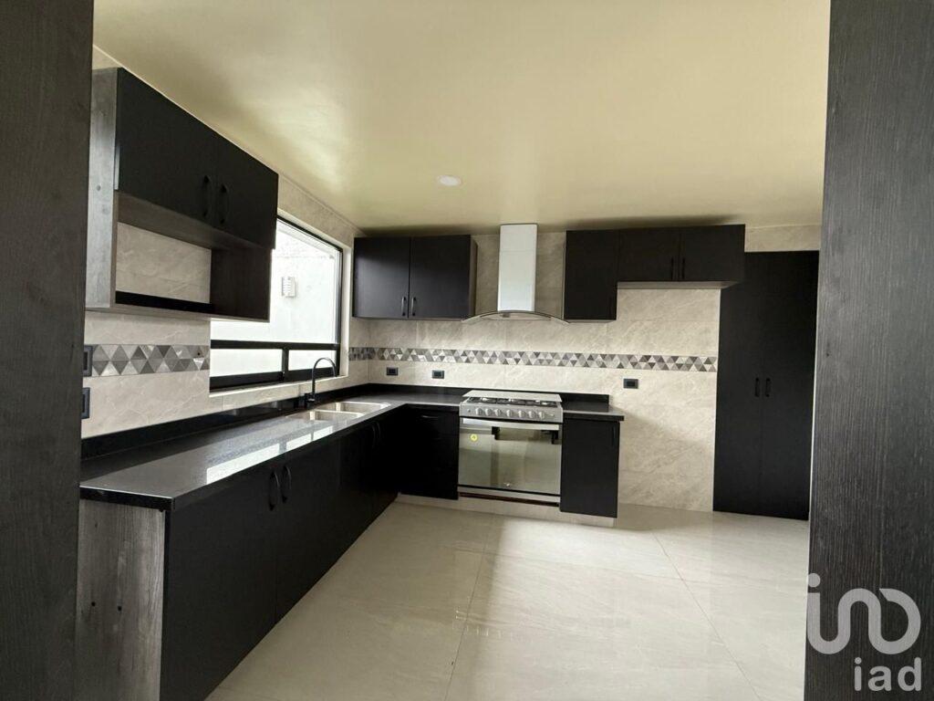 VENTA DE AMPLIA CASA EN SAN RAFAEL COMAC A MINUTOS DE LAS PIRÁMIDES DE CHOLULA