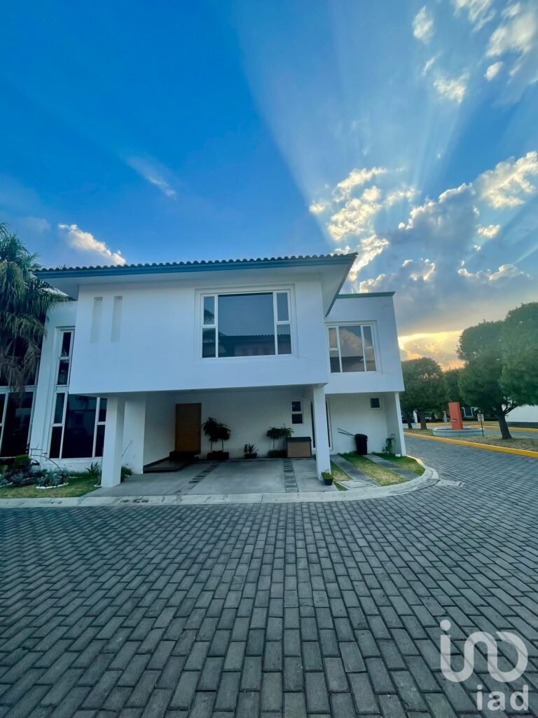 Casa en Renta en Residencial Casa de las Fuentes, San Salvador Tizatlalli, Metepec, Estado de México