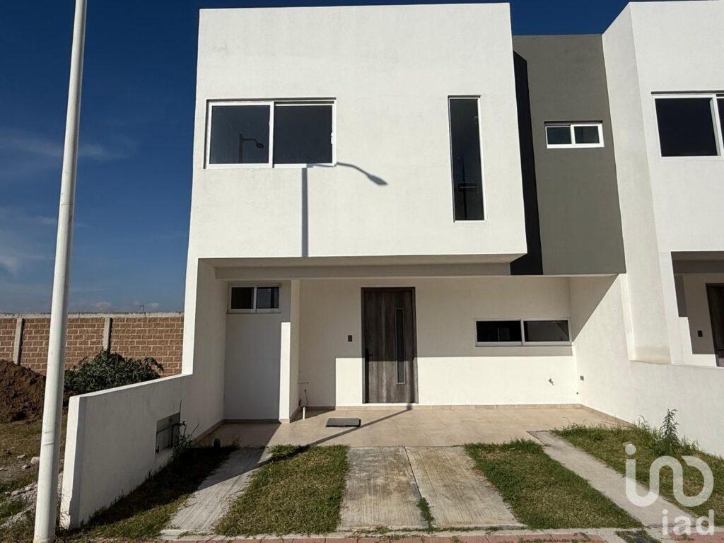 VENTA DE CASA NUEVA EN CUAUTLANCINGO A 3 MINUTOS DE PERIFÉRICO