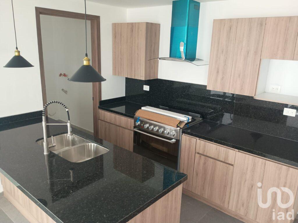 VENTA DE CASA NUEVA ZONA TLAXCALANCINGO 3 HABITACIONES C/U CON BAÑO COMPLETO