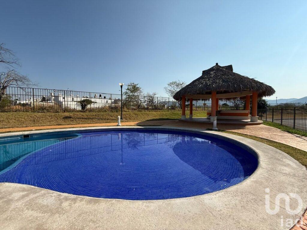 CASA EN EN VENTA JALOXTOC DE AYALA MORELOS
