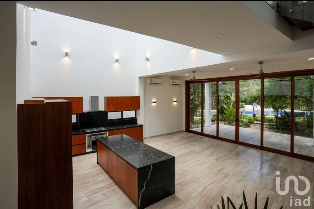 VENTA DE CASA EN LA ZONA DIAMANTE EN PLAYA DEL CARMEN (VILLA MIRAMAR)...