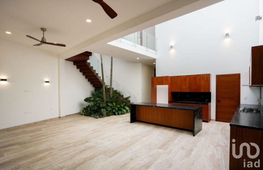 VENTA DE CASA EN LA ZONA DIAMANTE EN PLAYA DEL CARMEN (VILLA MIRAMAR)...