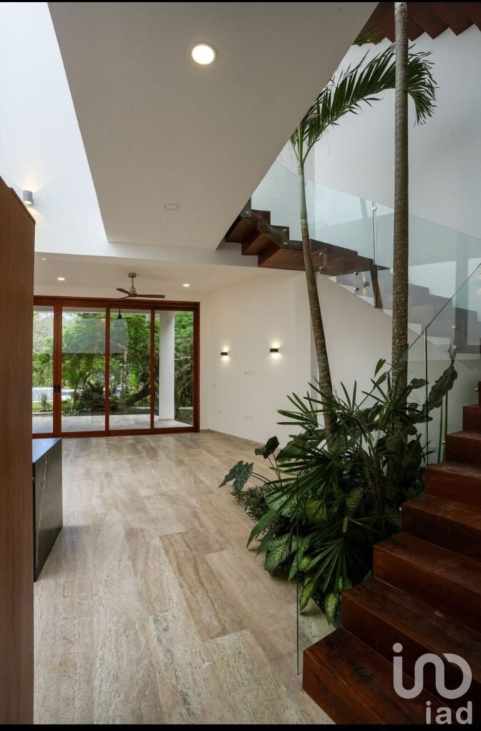 VENTA DE CASA EN LA ZONA DIAMANTE EN PLAYA DEL CARMEN (VILLA MIRAMAR)...