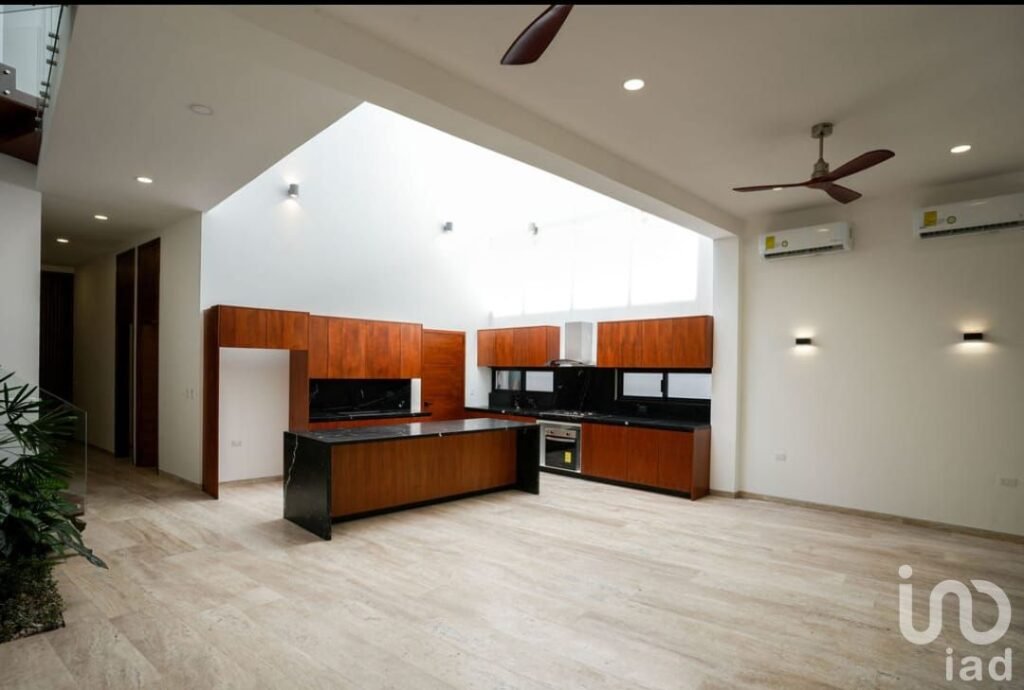 VENTA DE CASA EN LA ZONA DIAMANTE EN PLAYA DEL CARMEN (VILLA MIRAMAR)...