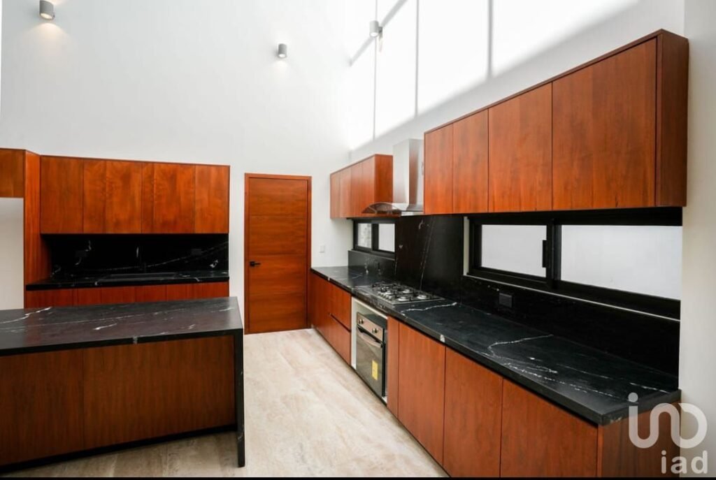 VENTA DE CASA EN LA ZONA DIAMANTE EN PLAYA DEL CARMEN (VILLA MIRAMAR)...