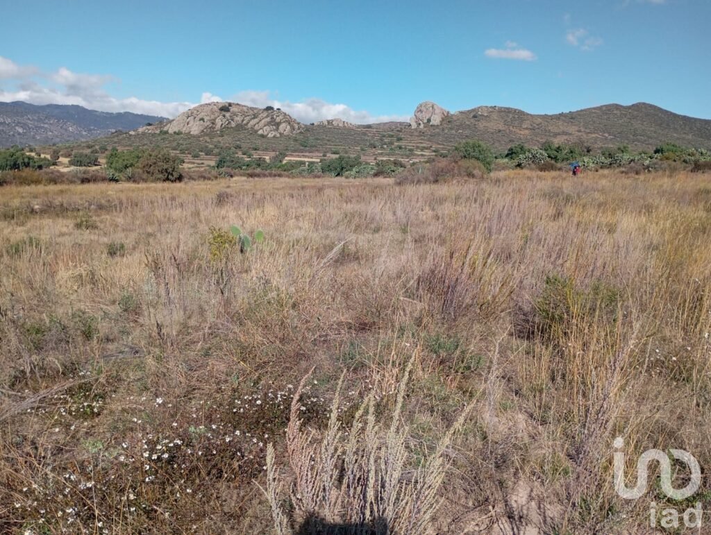 Venta de terreno, depósito de agua y servicio de electricidad a unos metros en San Juan Tizahuapan