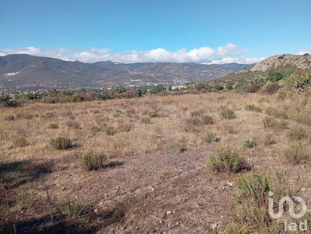 Venta de terreno, depósito de agua y servicio de electricidad a unos metros en San Juan Tizahuapan
