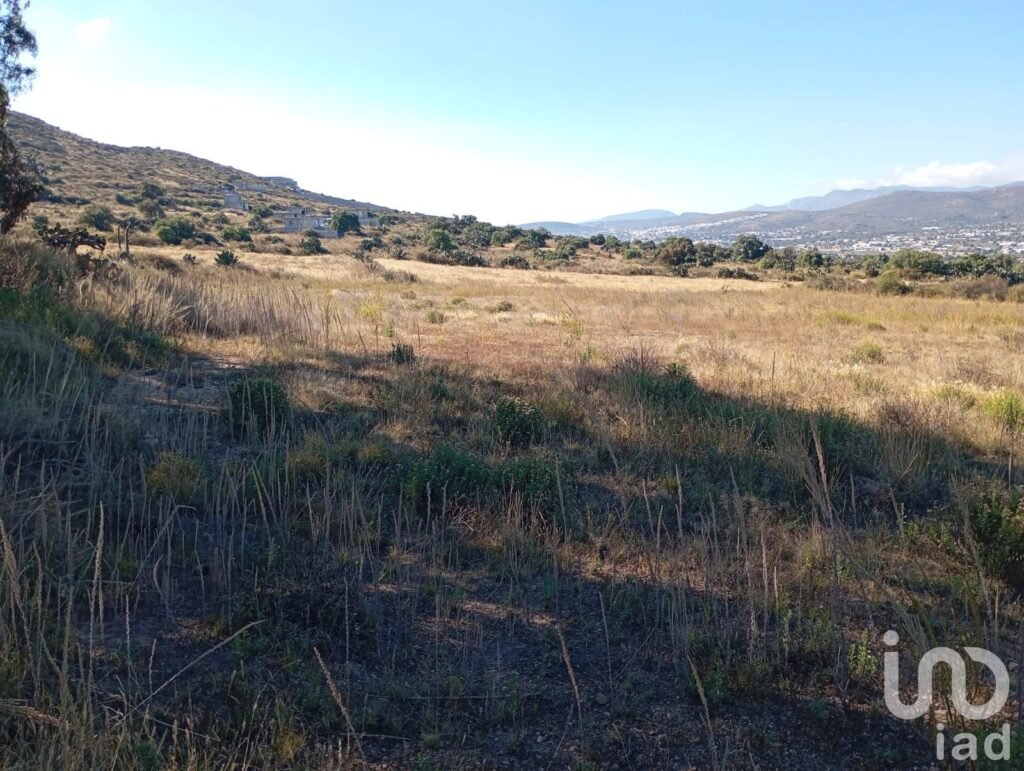 Venta de terreno, depósito de agua y servicio de electricidad a unos metros en San Juan Tizahuapan