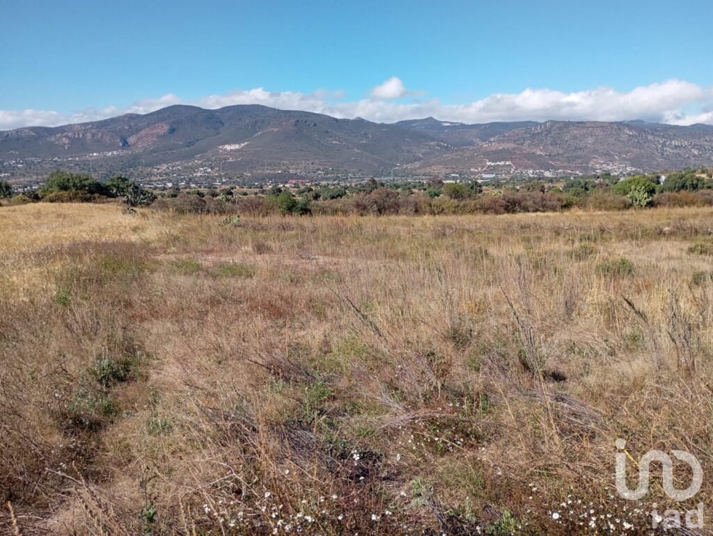 Venta de terreno, depósito de agua y servicio de electricidad a unos metros en San Juan Tizahuapan