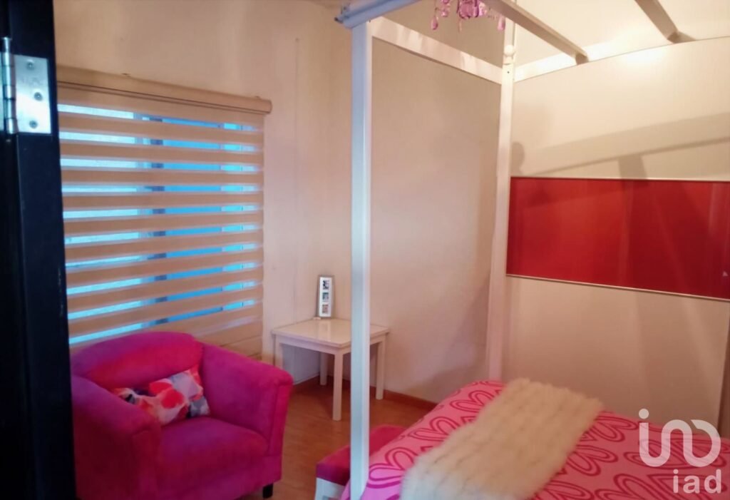 Casa en venta en el corazon de Apan Hidalgo, Lista para habitar, con Local.