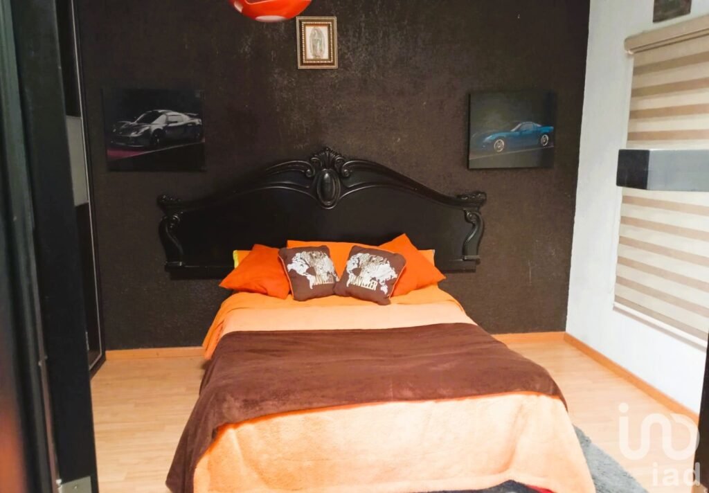 Casa en venta en el corazon de Apan Hidalgo, Lista para habitar, con Local.