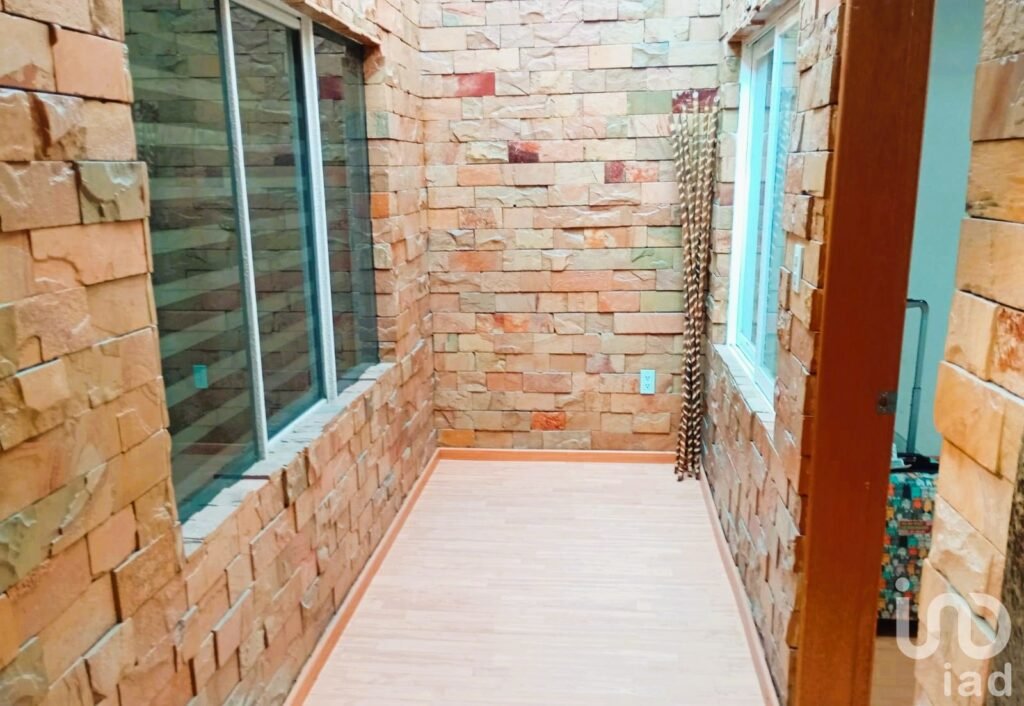 Casa en venta en el corazon de Apan Hidalgo, Lista para habitar, con Local.