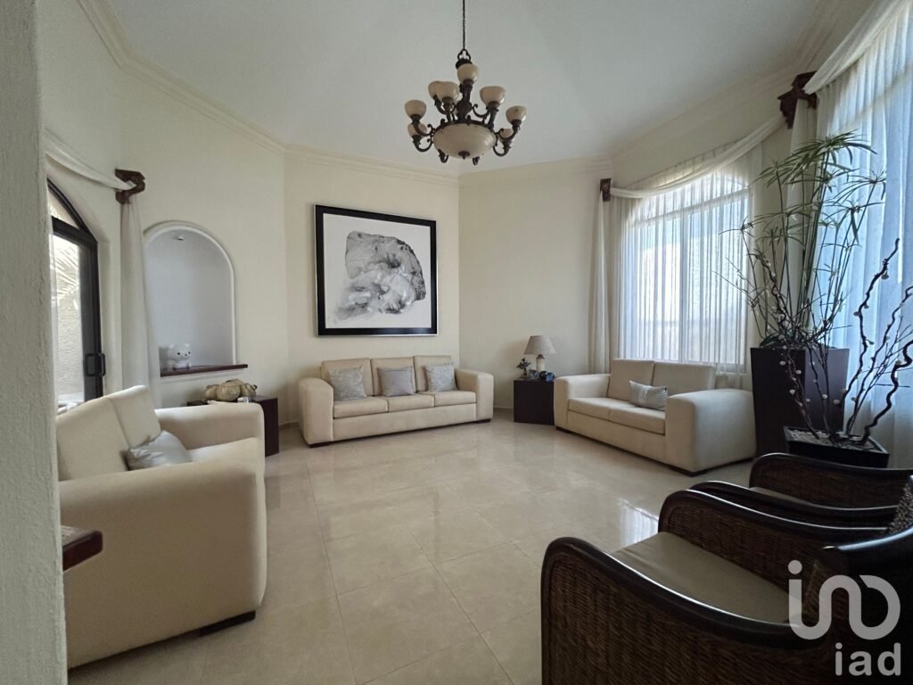 Venta de casa residencial en Parque Royal en la ciudad de Colima