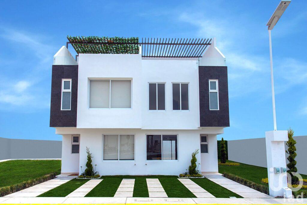 Casa en VENTA Paseos del Bosque 2, Ojo de Agua. 3 Recs, Roof Garden y Casa Club con ALBERCA. Fresno