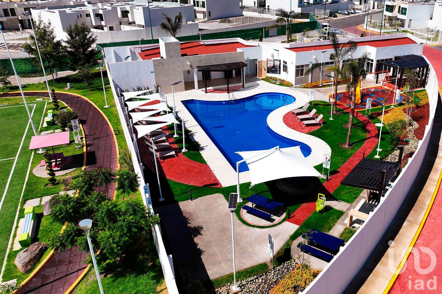 Casa en VENTA Paseos del Bosque 2, Ojo de Agua. 3 Recs, Roof Garden y Casa Club con ALBERCA. Fresno