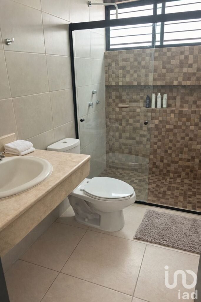 EN VENTA CASA DE UN PISO CON AMENIDADES, FRACC. ANDRIA, CANCUN, Q.ROO