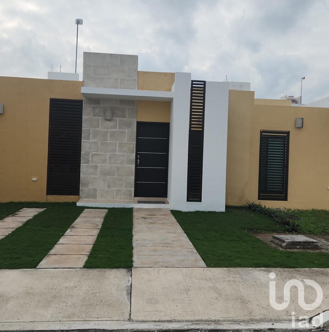 EN VENTA CASA DE UN PISO CON AMENIDADES, FRACC. ANDRIA, CANCUN, Q.ROO