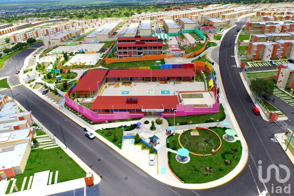 Casa en VENTA Los Héroes San Pablo, Tecámac, Ceiba Plus de Tres plantas y 4 recámaras.