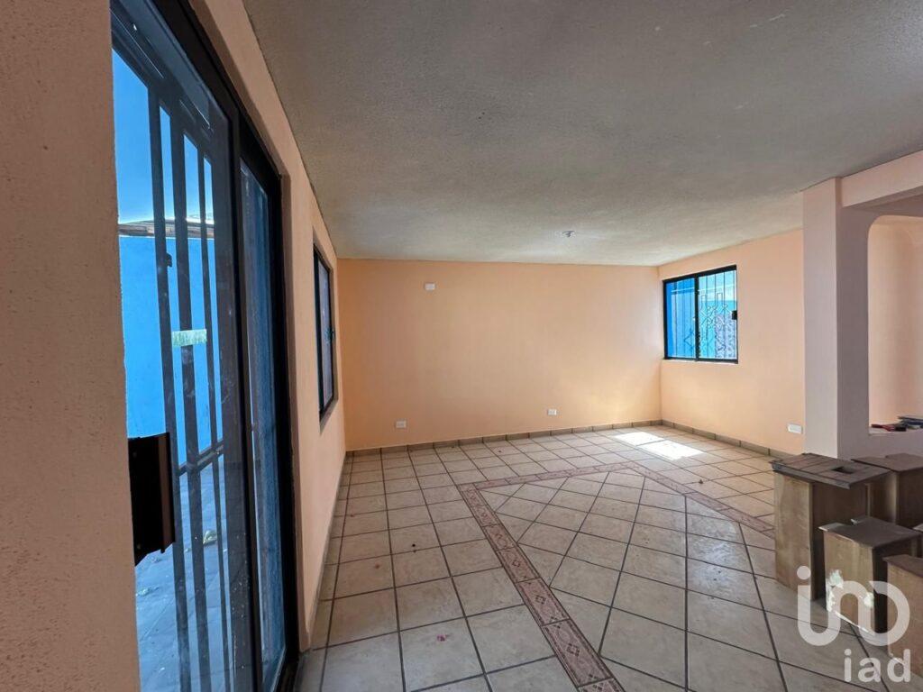 Casa en venta en colonia Fovissste en la calle principal