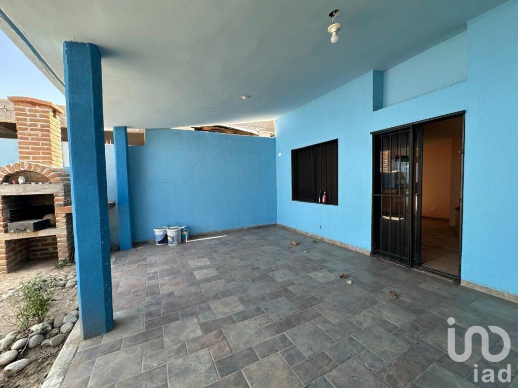 Casa en venta en colonia Fovissste en la calle principal