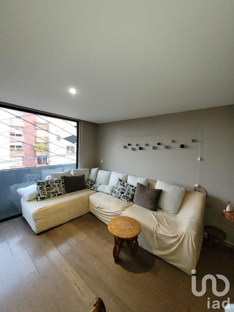 Departamento en venta con balcón en Insurgentes Cuicuilco, Coyoacán