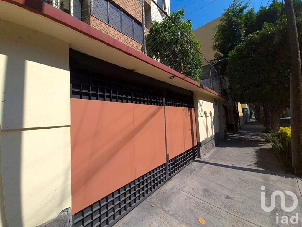 DEPARTAMENTO CON USO DE SUELO RESIDENCIAL Y DE OFICINAS EN SAN JOSÉ INSURGENTES