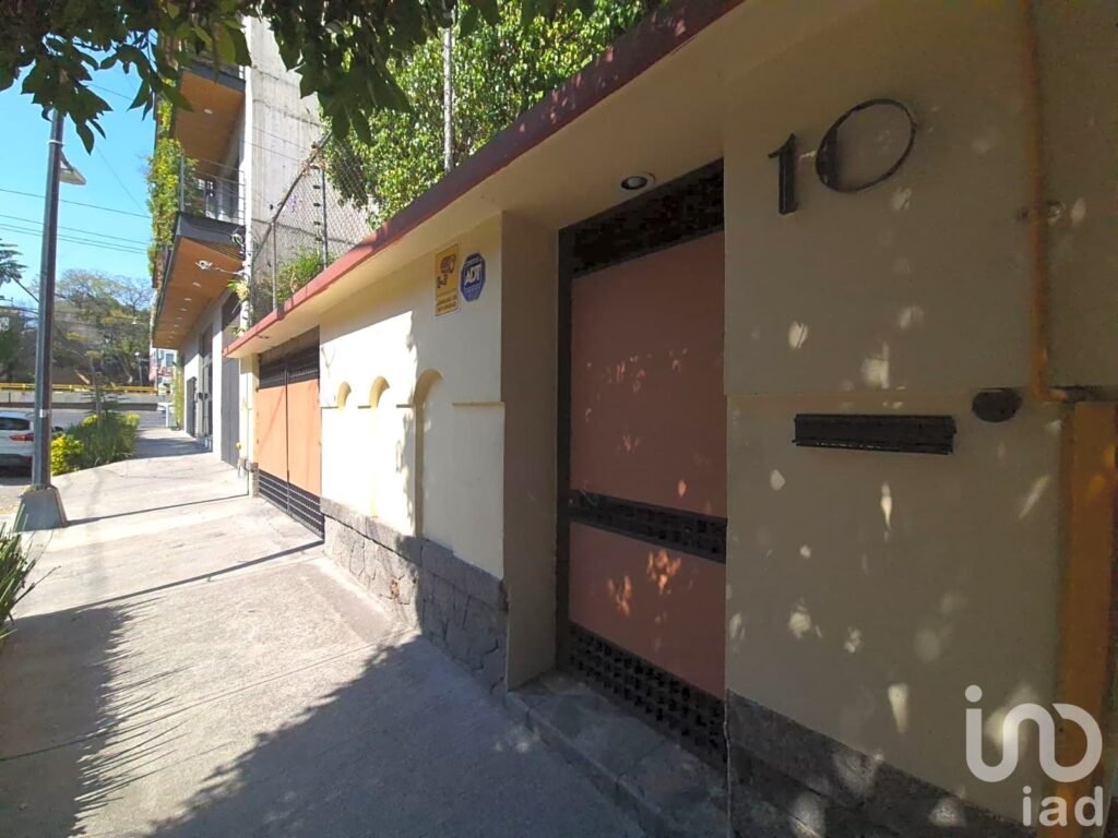 DEPARTAMENTO CON USO DE SUELO RESIDENCIAL Y DE OFICINAS EN SAN JOSÉ INSURGENTES