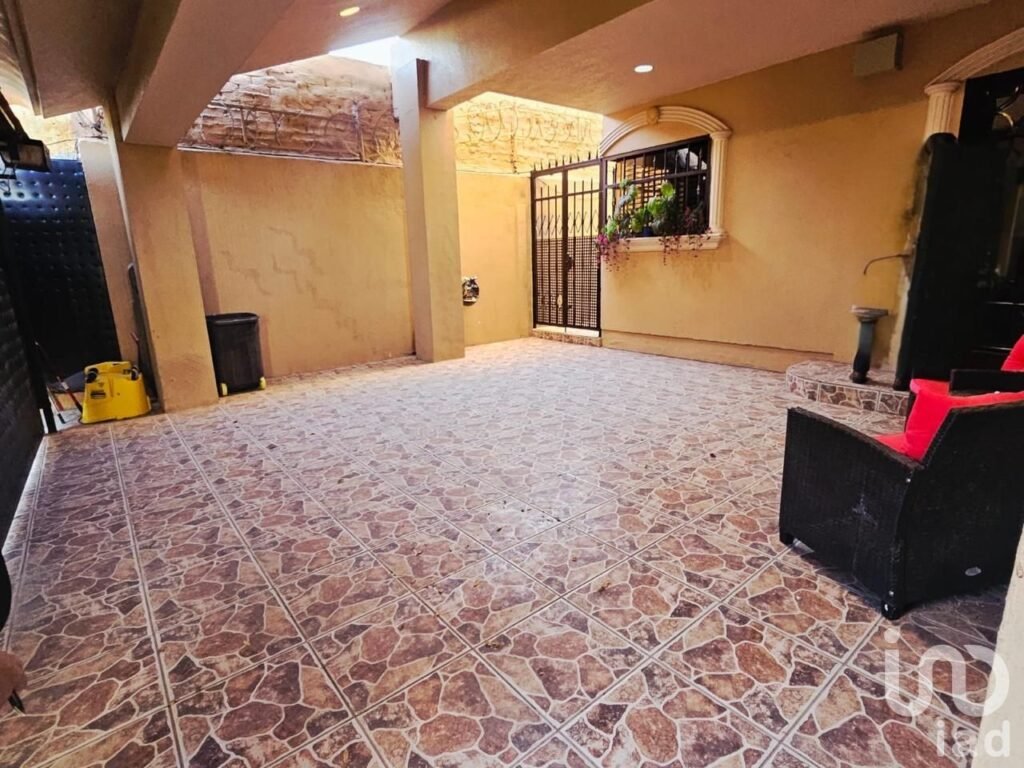RESIDENCIA AMUEBLADA  EN RENTA SECTOR FRACC. HACIENDA DEL CAMPANARIO CD. JUAREZ CHIH