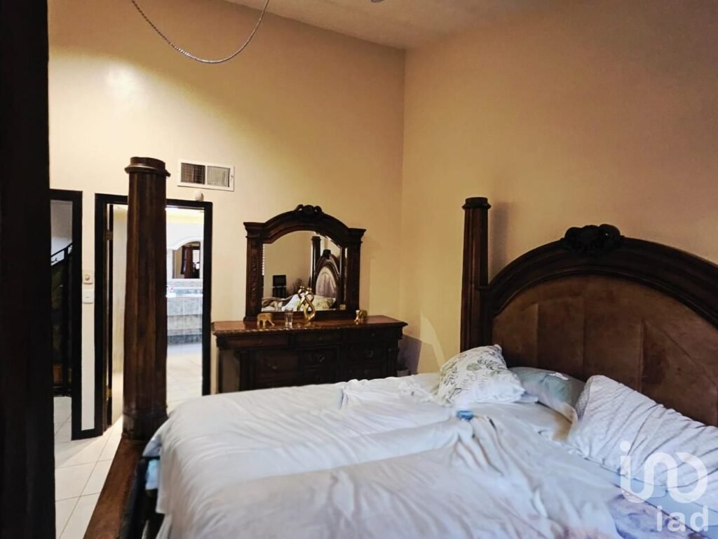 RESIDENCIA AMUEBLADA  EN RENTA SECTOR FRACC. HACIENDA DEL CAMPANARIO CD. JUAREZ CHIH