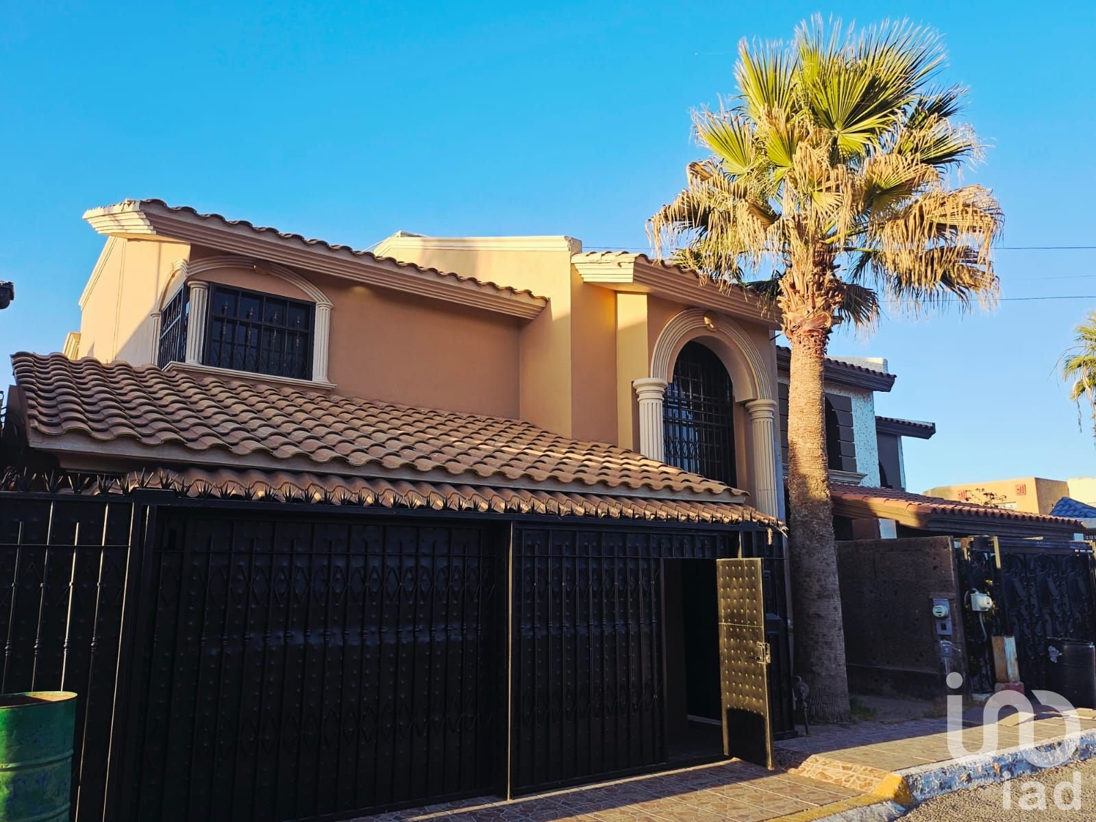 RESIDENCIA AMUEBLADA  EN RENTA SECTOR FRACC. HACIENDA DEL CAMPANARIO CD. JUAREZ CHIH