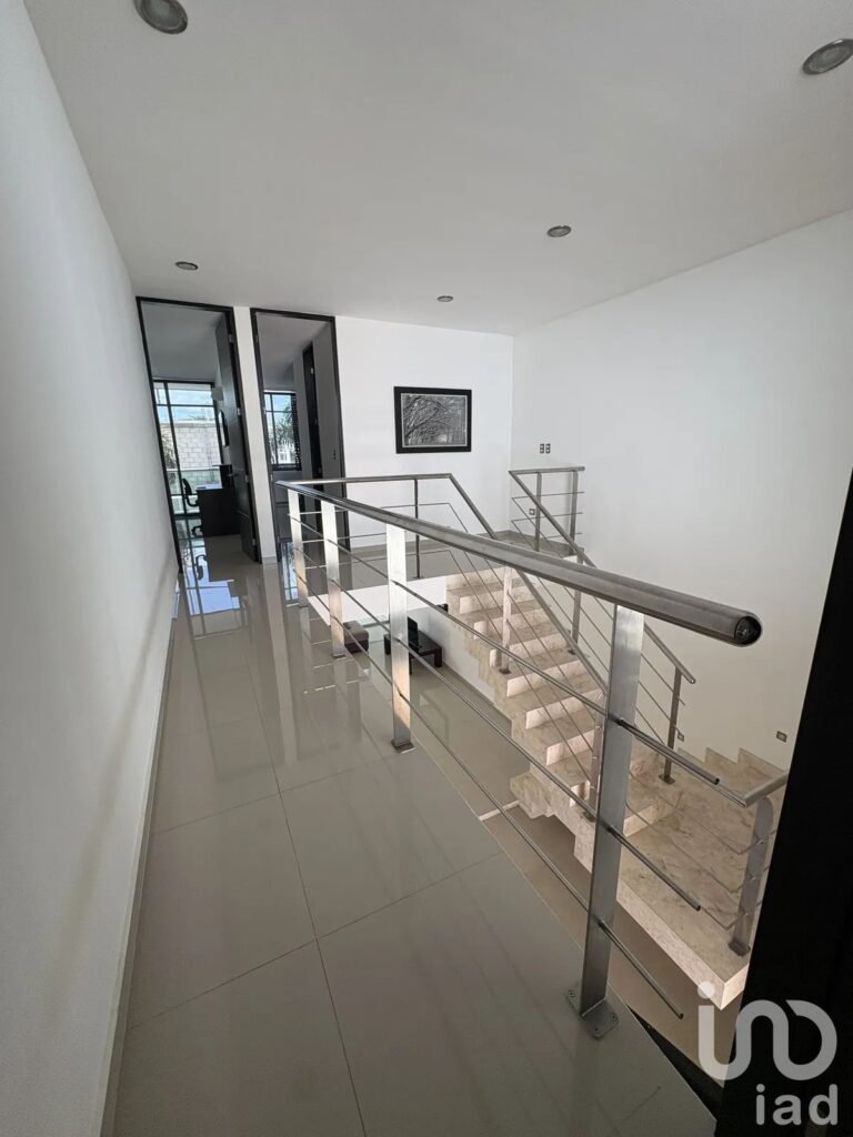 Casa en Renta AMUEBLADA con Piscina en Altabrisa