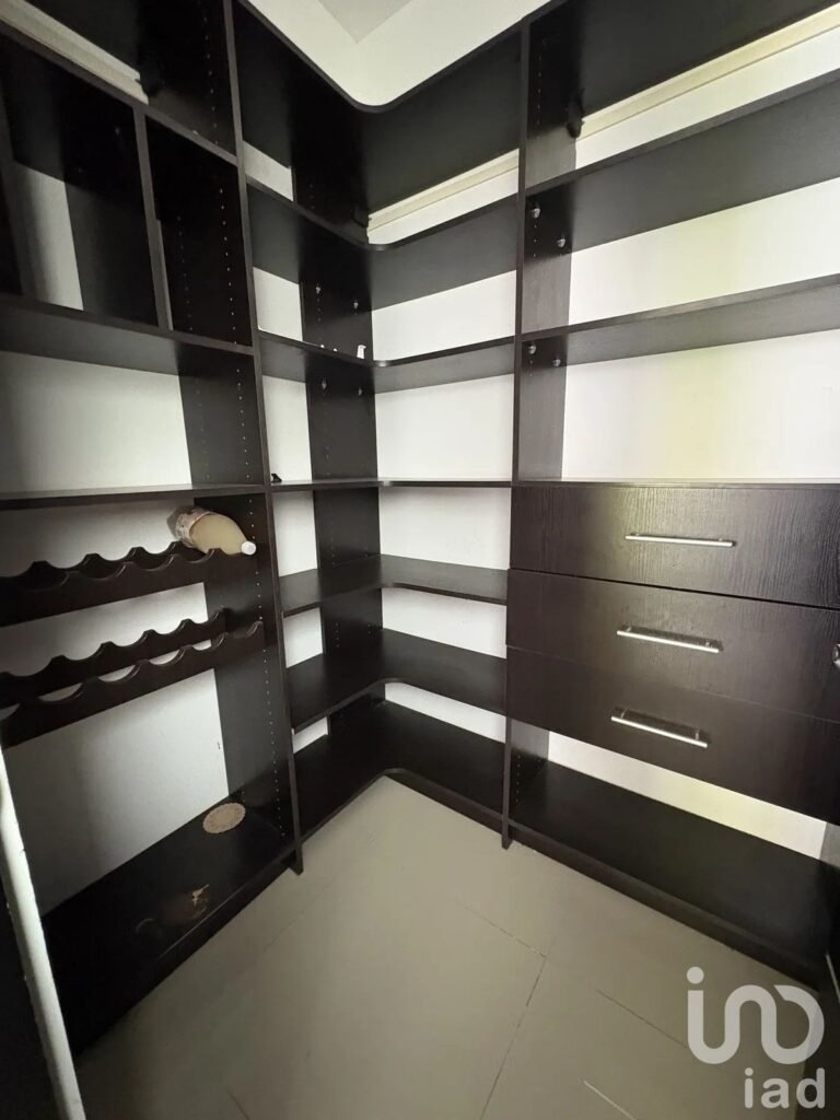 Casa en Renta AMUEBLADA con Piscina en Altabrisa